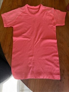 Tkeq coral pink juicy size 2 short sleeve horseback riding top new